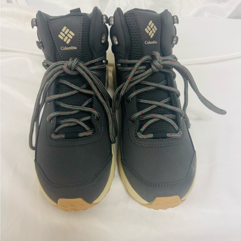 Columbia Women’s Trailstorm Peak Gray Waterproof Hiking Boots